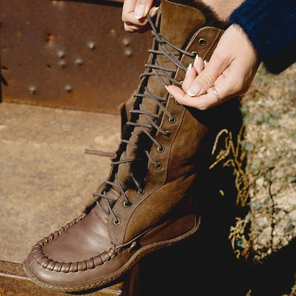 Eschimese Brown– Laced high boots