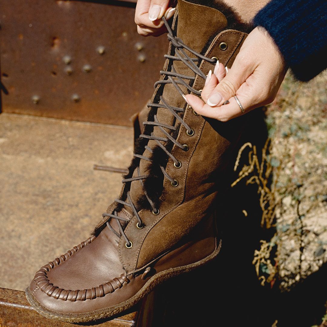 Eschimese Brown– Laced high boots