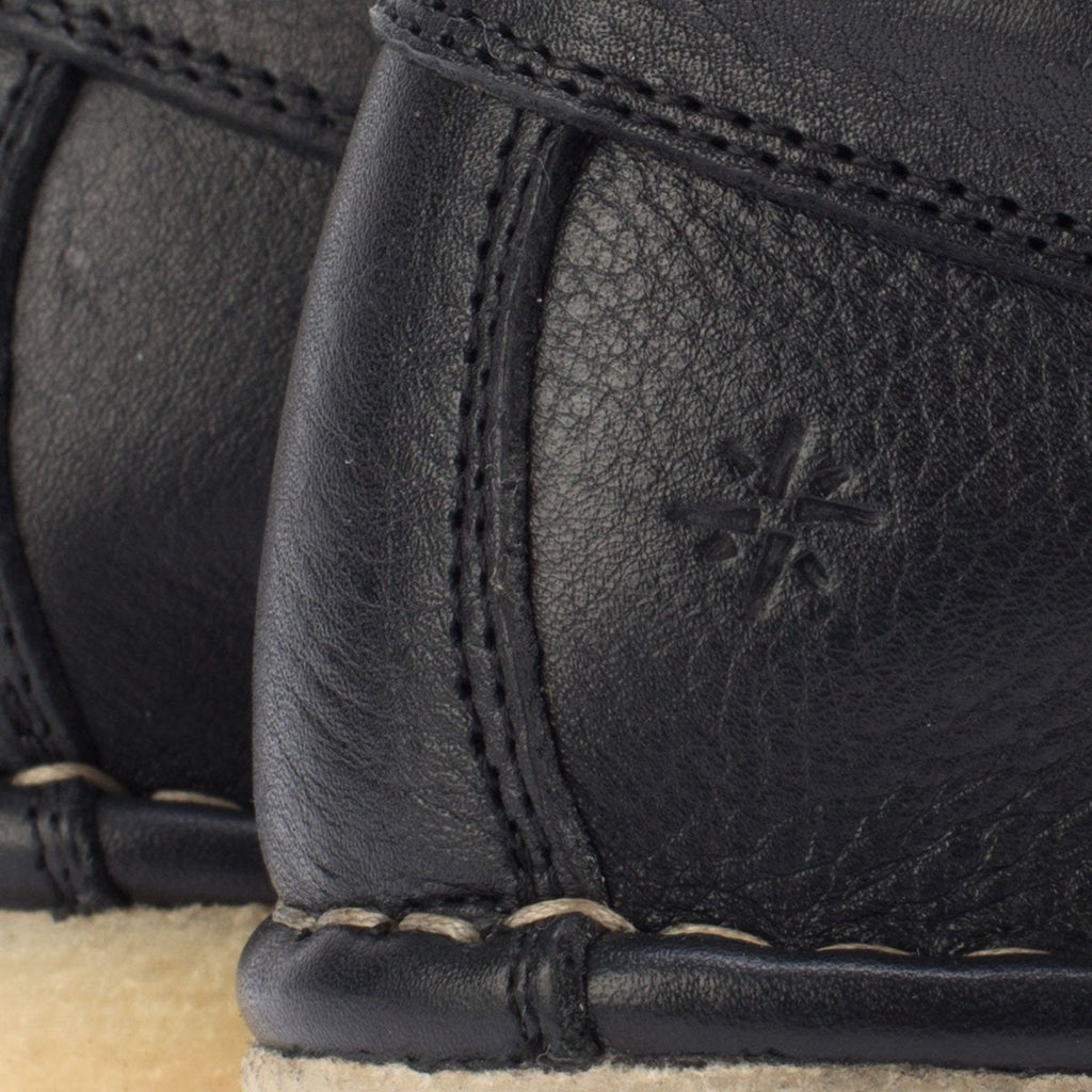 HAND 08 W – Crepe loafers