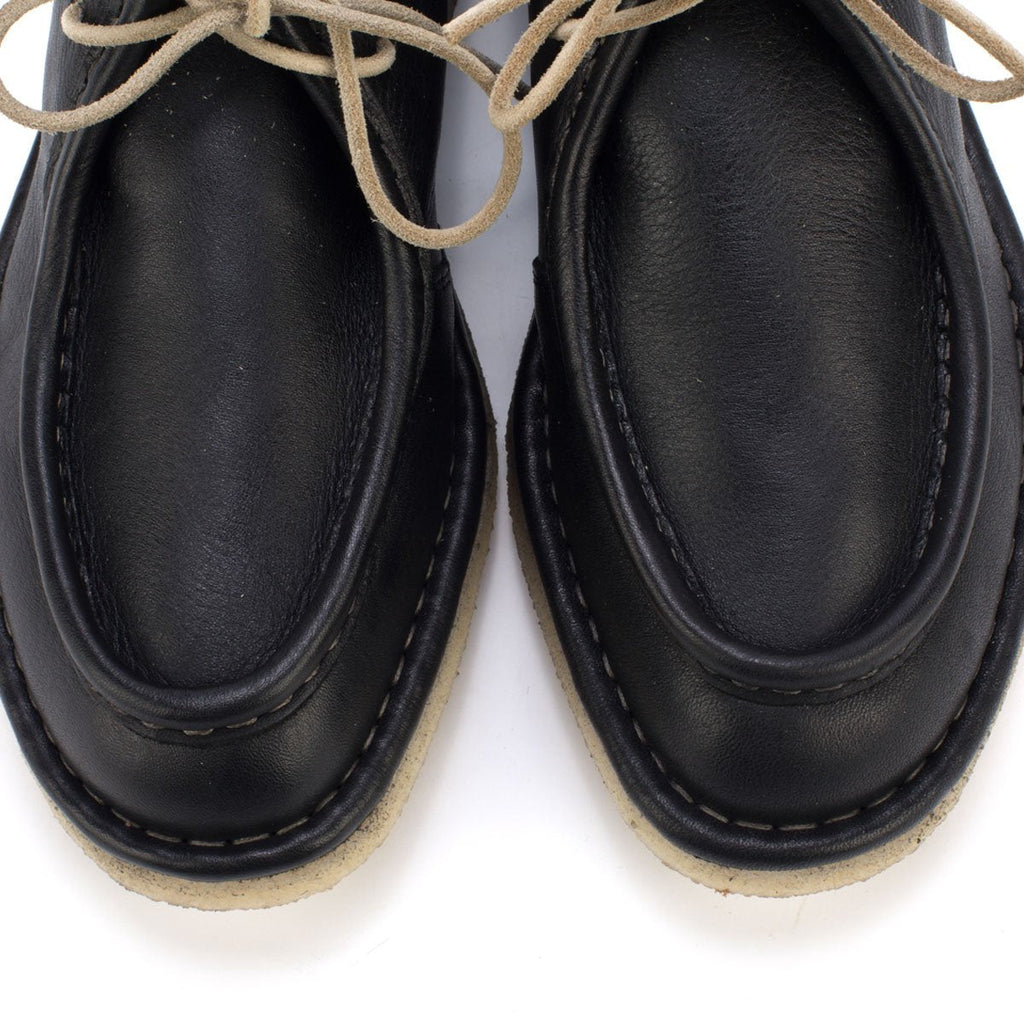 HAND 09 – Crepe shoes