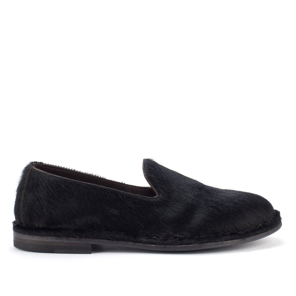 HAND 06 SLIPPERS – Black Pony
