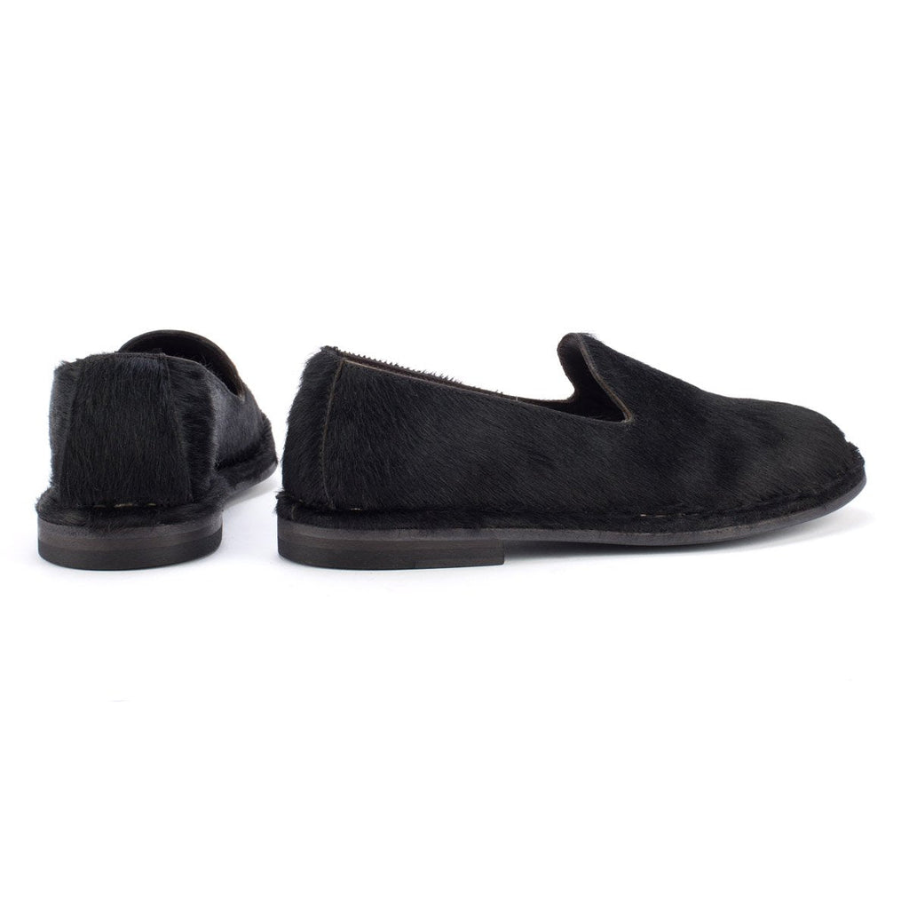 HAND 06 SLIPPERS – Black Pony