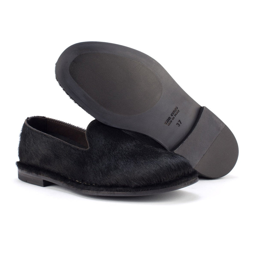 HAND 06 SLIPPERS – Black Pony