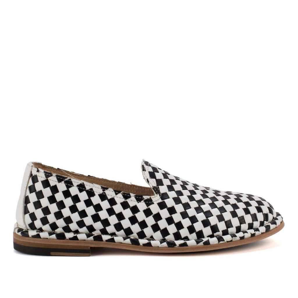 HAND 06 – Woven slippers