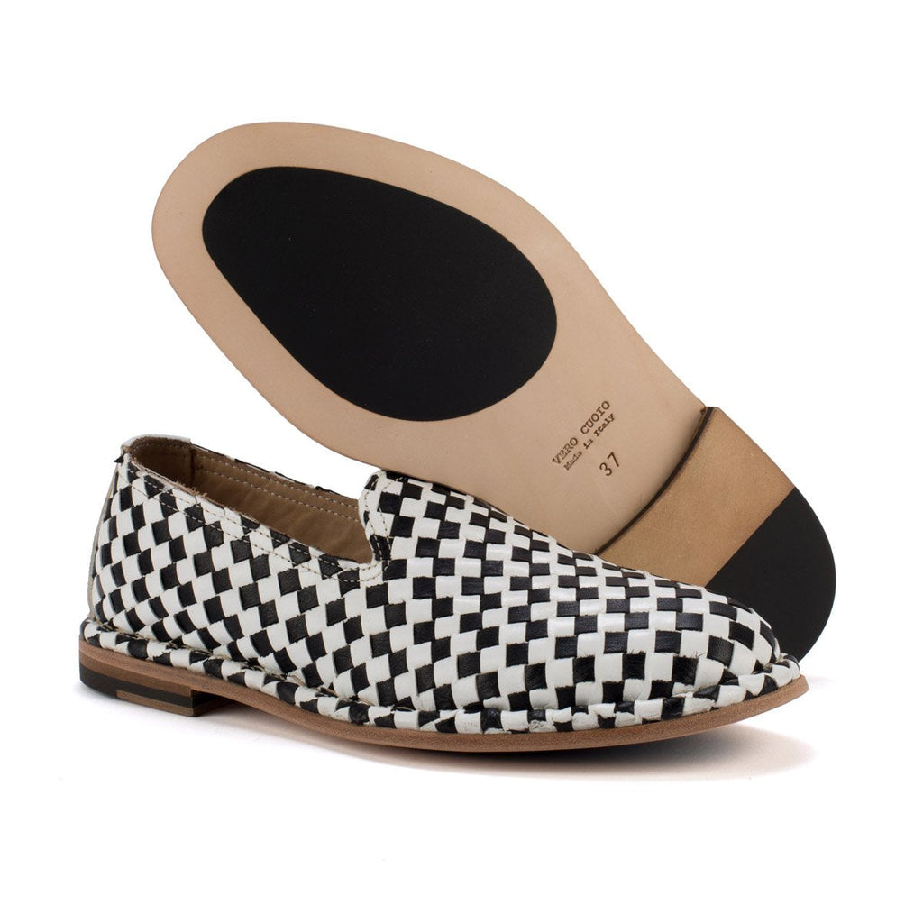 HAND 06 – Woven slippers