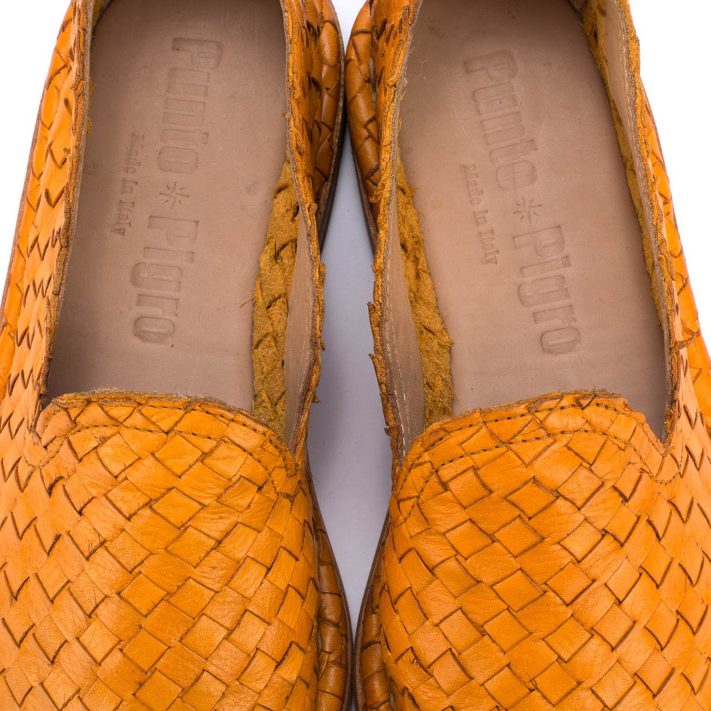 HAND 06 – Woven slippers