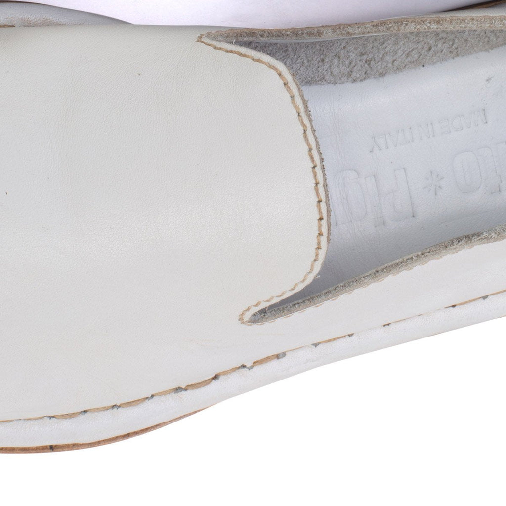 HAND 06 – Leather slippers