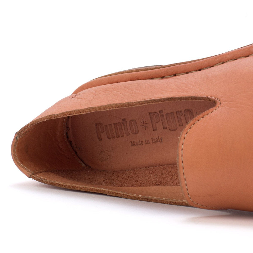 HAND 06 – Leather slippers