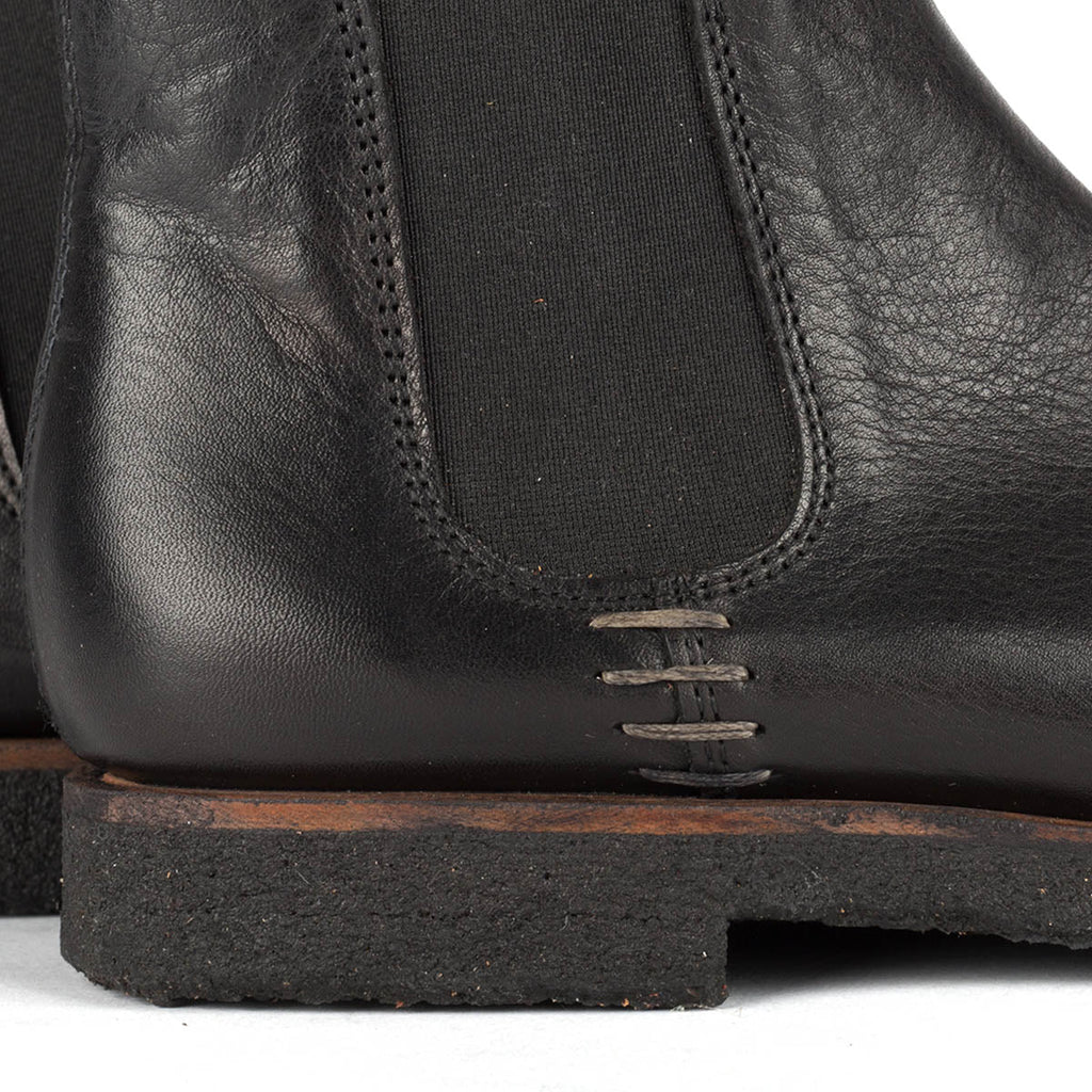 DRESS 04 – Chelsea Boots