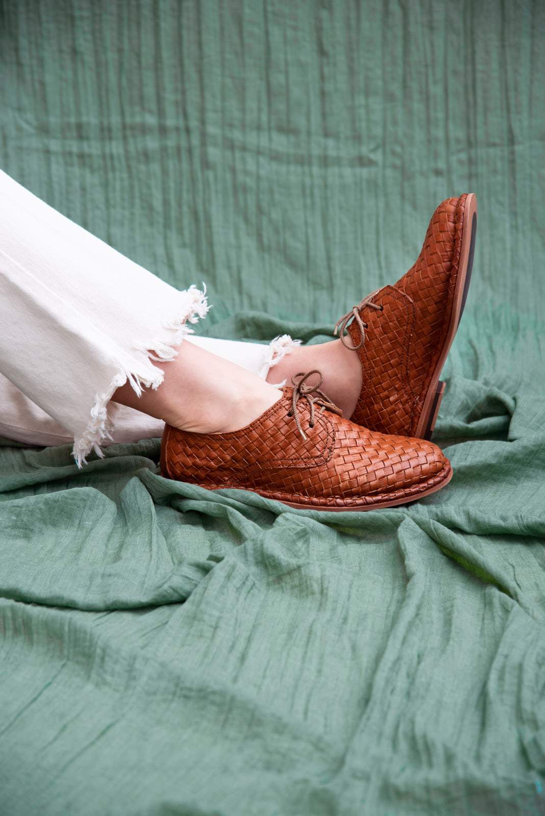 HAND 11 WOVEN – Tan