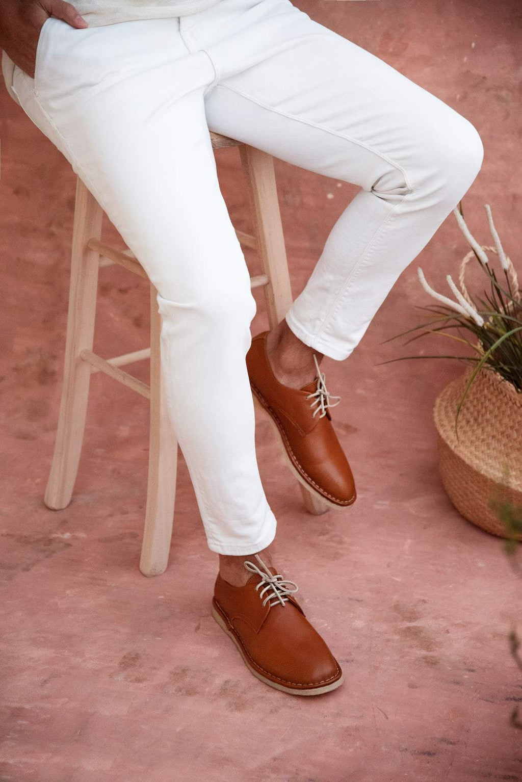 HAND 04 CREPE – Burnt Brown