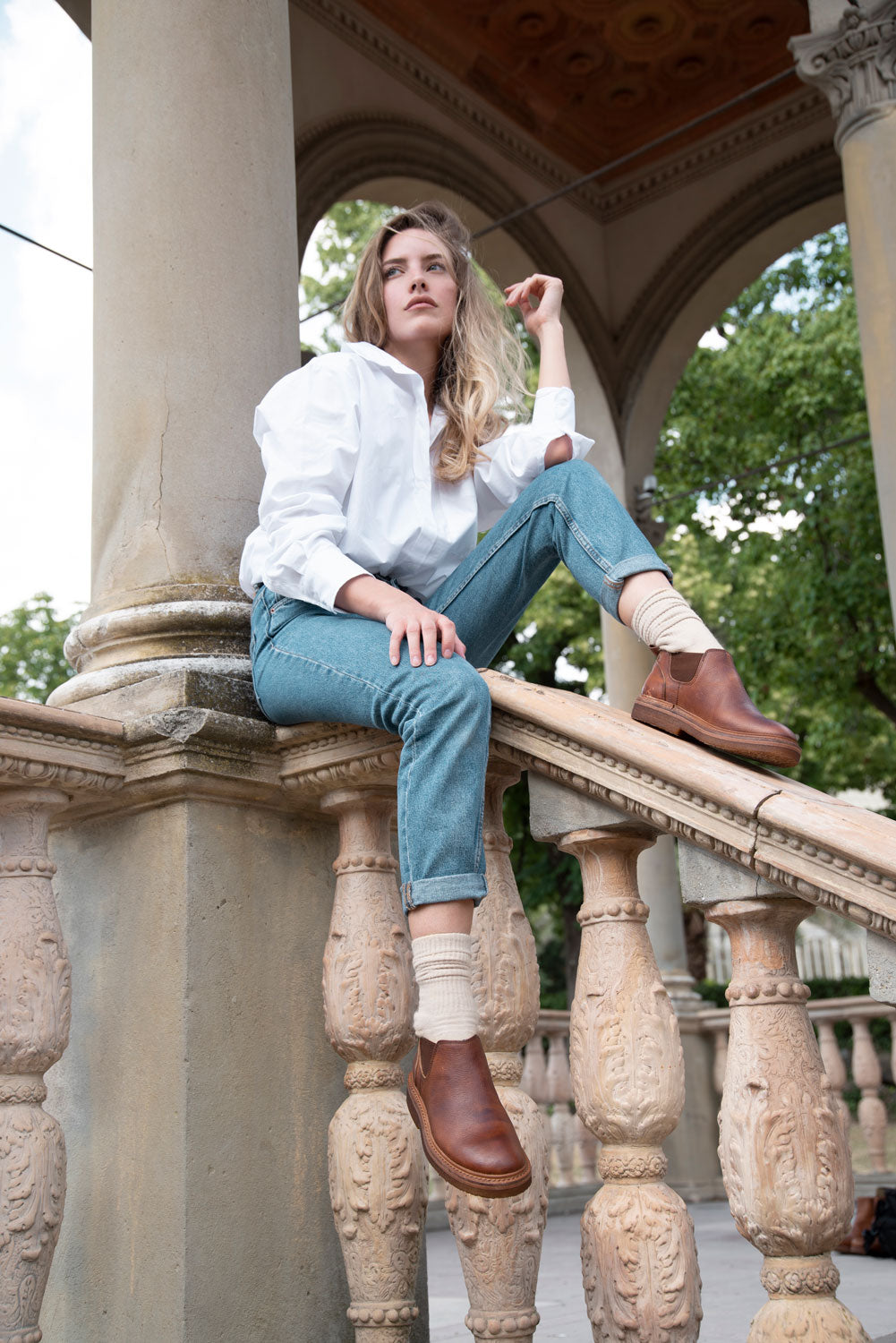 COLLEGE22 CHELSEA BOOTS – Tan