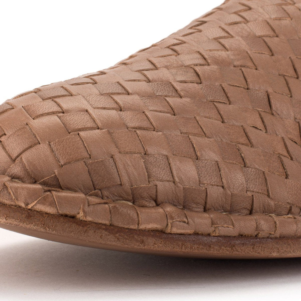 HAND 06 WOVEN SLIPPERS – Taupe