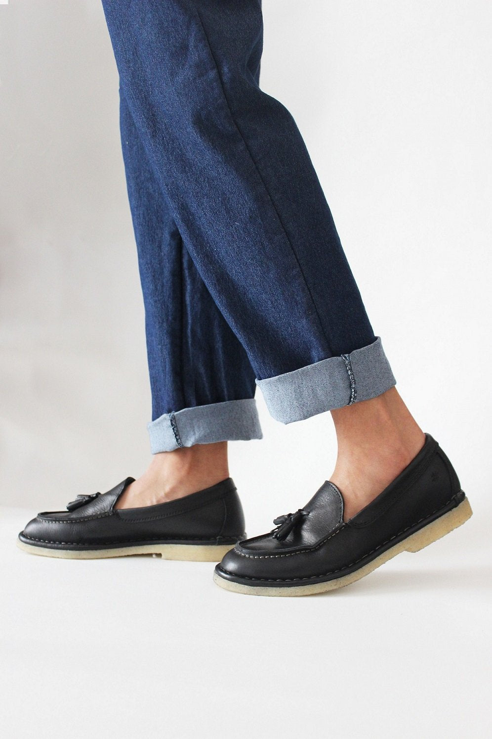 HAND 08 W – Crepe loafers