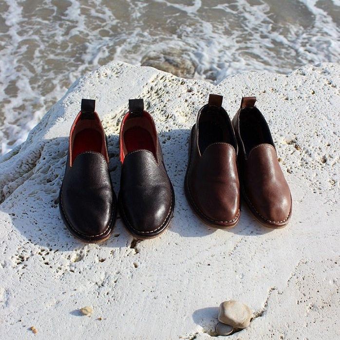 HAND 06 – Leather slippers