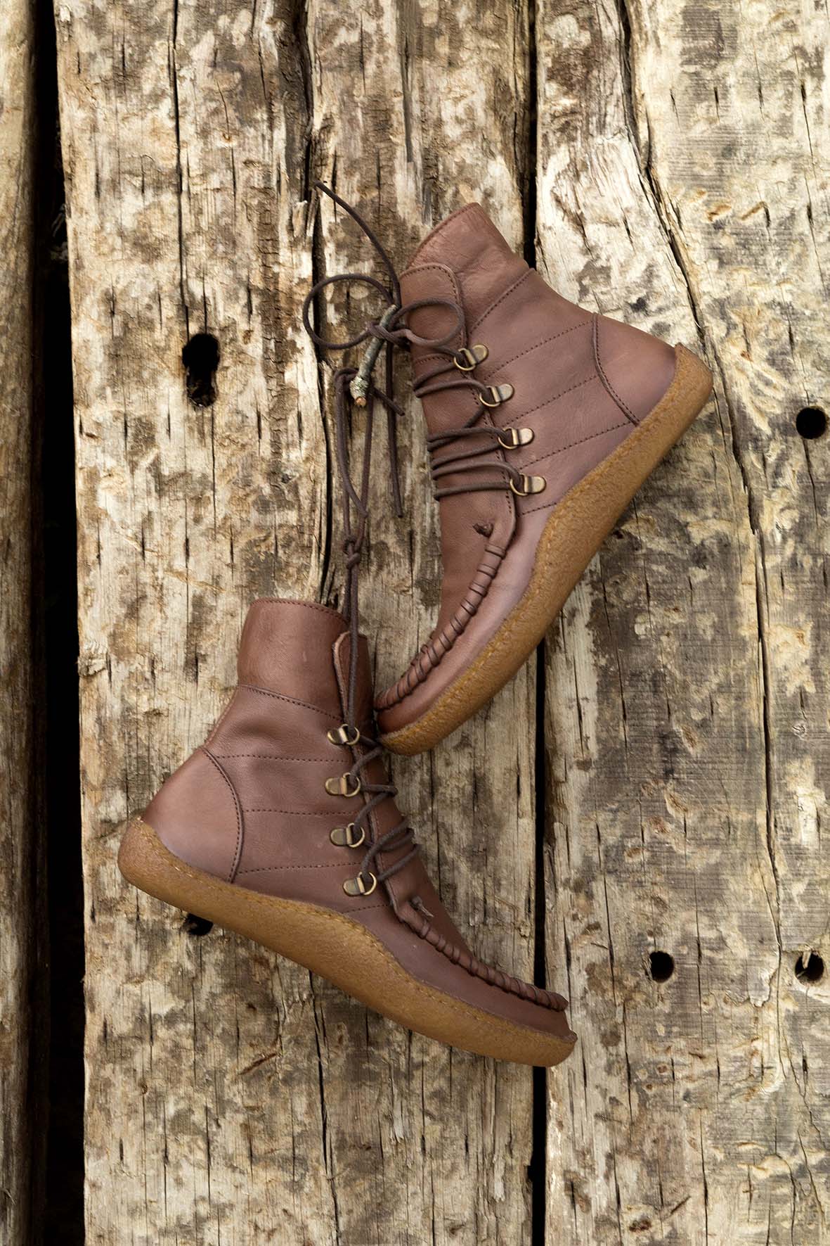 MOUNTAIN BOOTS – Brown