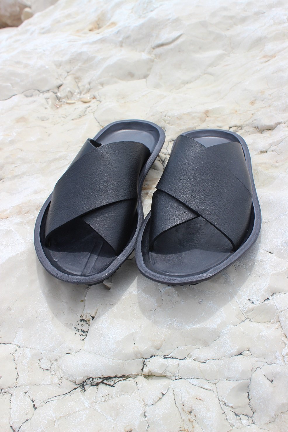 OP-N07 W – Leather sandals