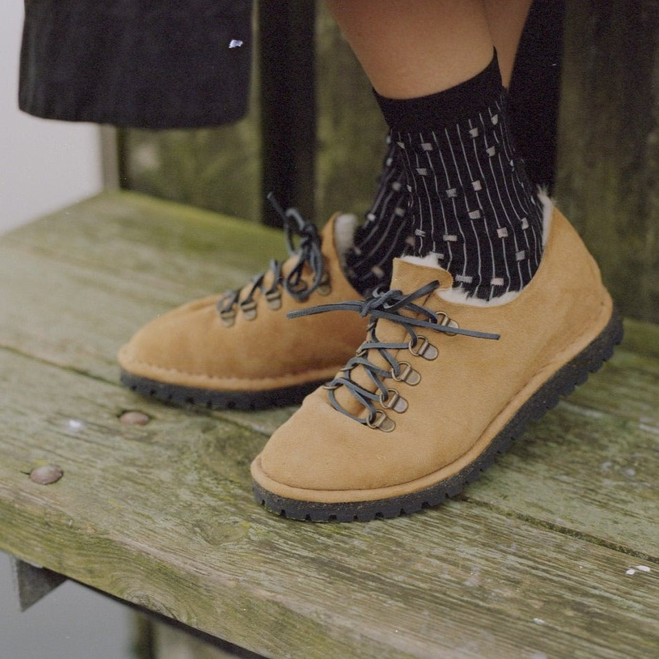 HAND 50 SAN CRISPINO FURRY– Beige