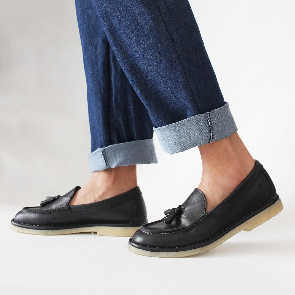 HAND 08 W – Crepe loafers